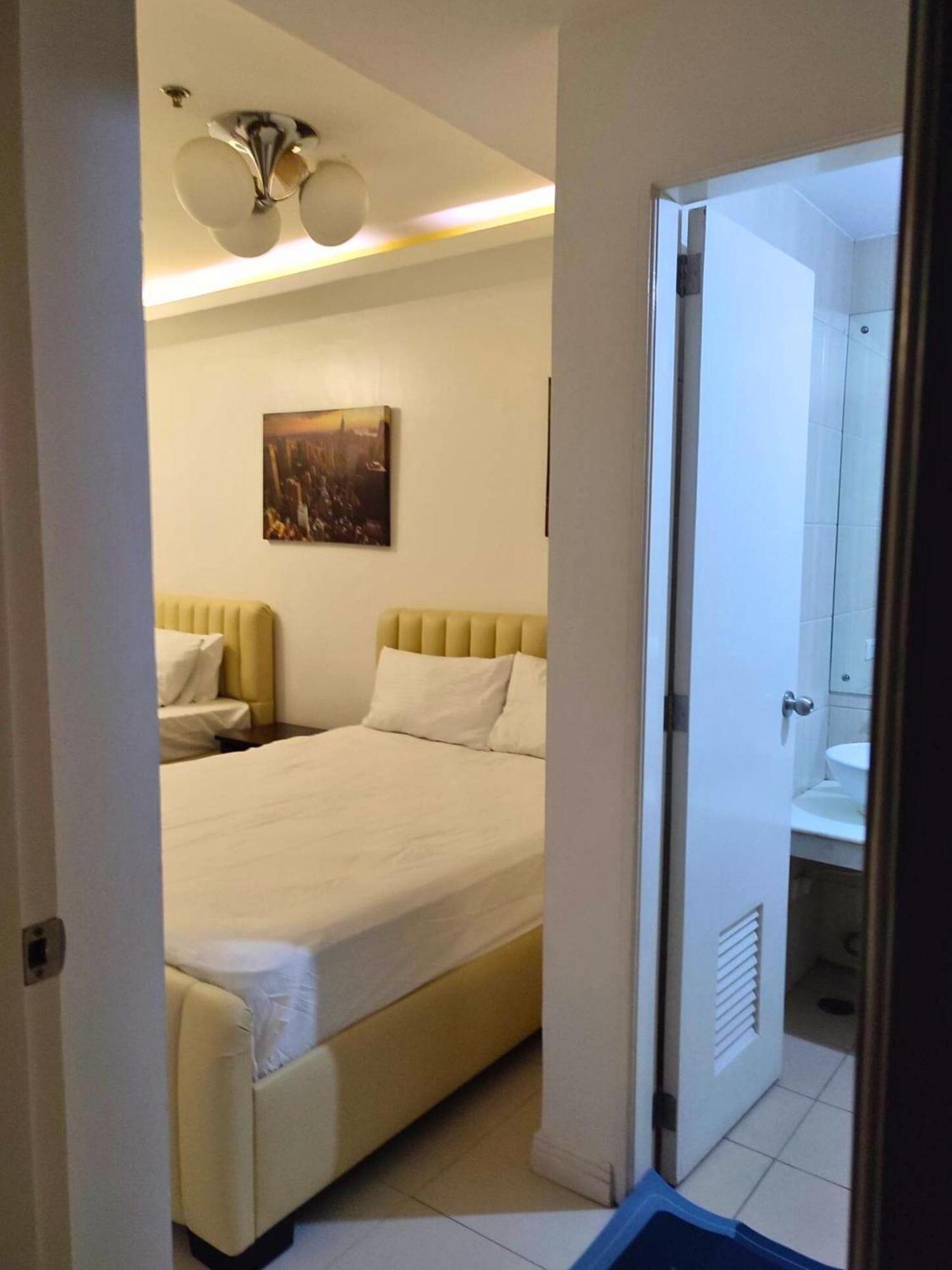 Near Us Embassy X Free Unlimited Pool, Massage & Sauna Access X Promo This Month! Explore Deluxe Studio W Balcony In Manila Perfectly Situated Near Naia Airport, Heart Of Manila Updated 2025 Price For Your Unforgettable Ultimate Staycation Experience Exterior foto